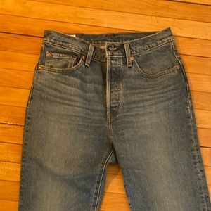 BRAND NEW WEDGIE FIT 501 LEVIS LIGHT WASH